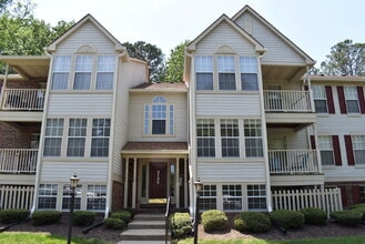 Building Photo - 2 BR, 2 BA Pemberton Oaks Condo