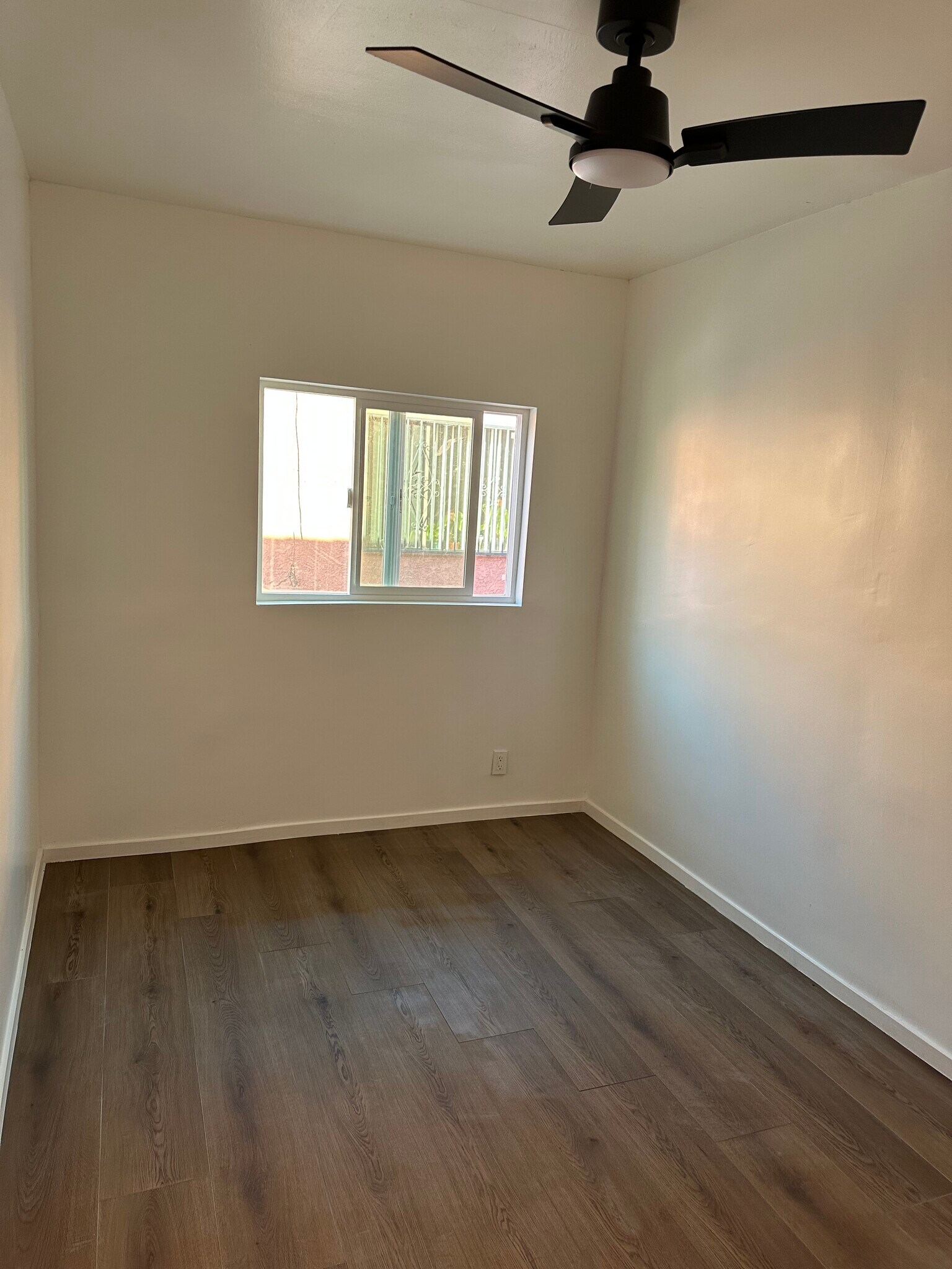 Building Photo - 6321 Miles Ave