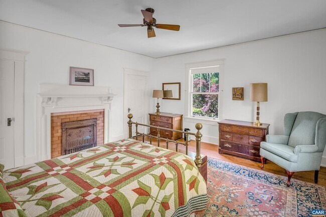 Building Photo - 502 Park Hill