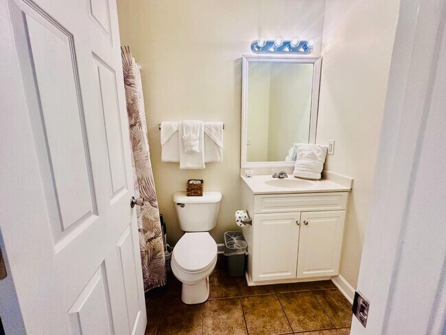 Building Photo - 505 Wickham Dr