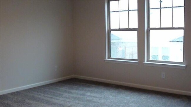 Building Photo - 1174 Lake Dr SW
