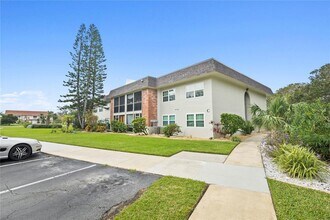 Building Photo - 3800 Saxon Dr