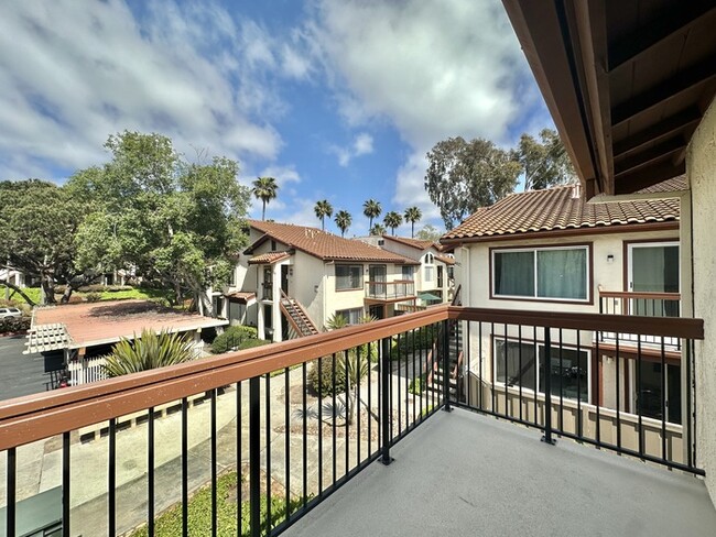 Primary Photo - Indulge in coastal living in this beautifu...