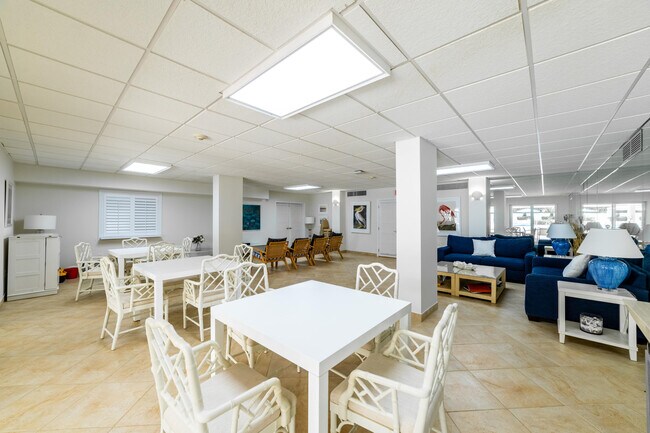 Building Photo - 2780 S Ocean Blvd