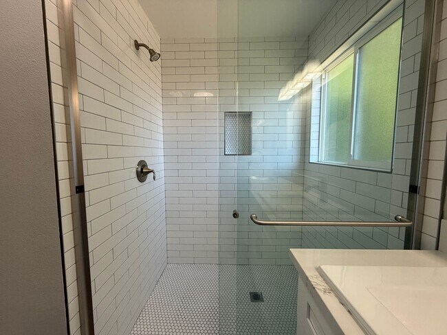 Building Photo - NewB SDS T 3634