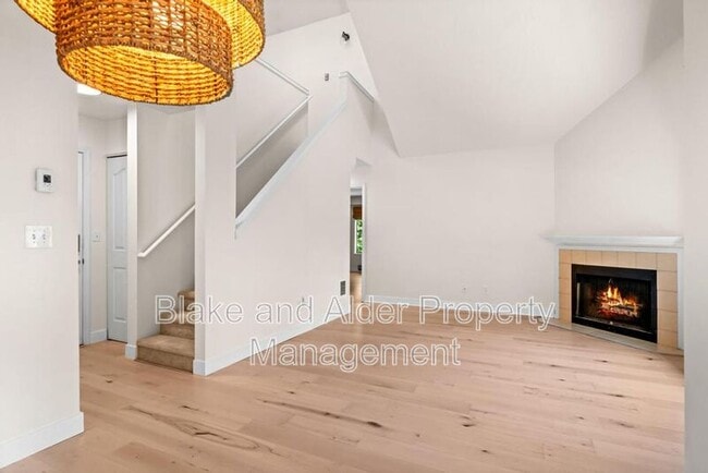 Building Photo - 4000 Carman Dr