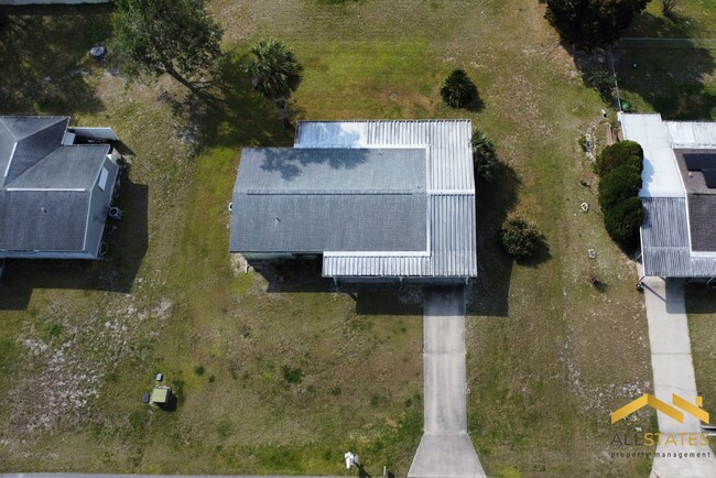 Building Photo - 8954 SW 101st Pl