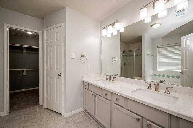 Building Photo - 2802 Burgess Hill Ct