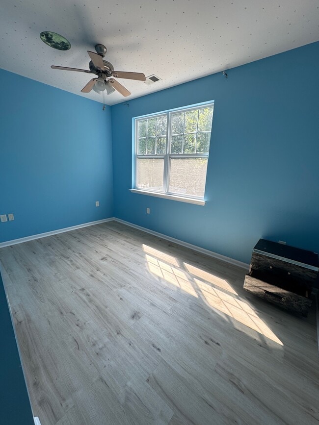 Building Photo - 1307 Emsworth Dr