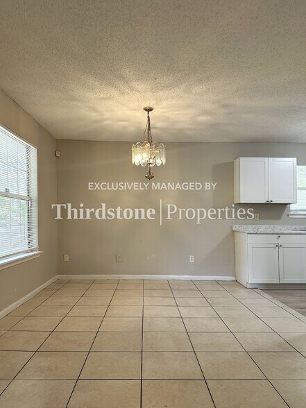 Building Photo - 2148 Baldwin St