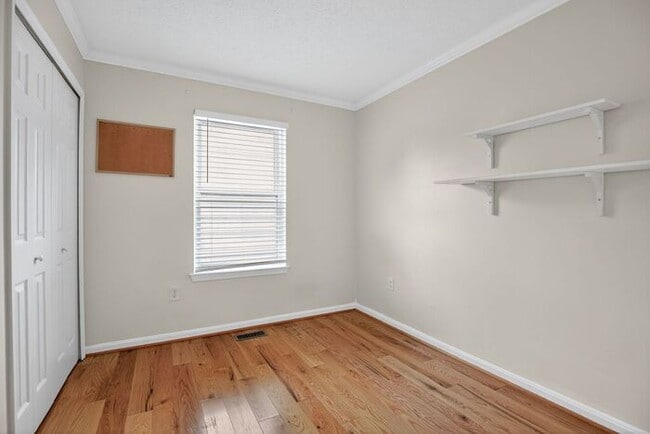 Building Photo - 4254 Mockingbird Cir