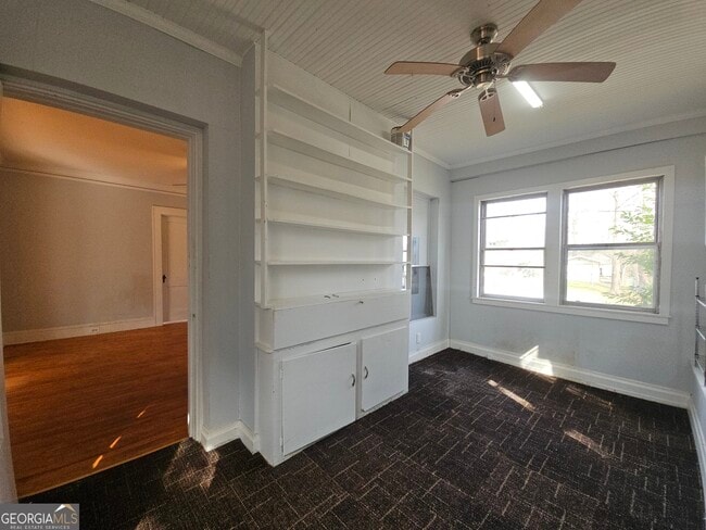 Building Photo - 49 Martin St