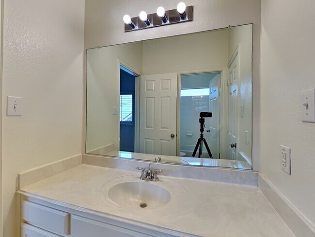 Building Photo - 11340 Classic Ln