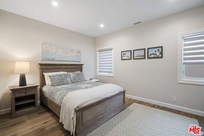 Building Photo - 27002 Malibu Cove Colony Dr