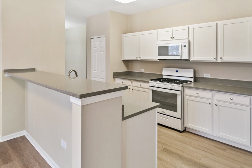 Building Photo - 1171 Mount Vernon Dr