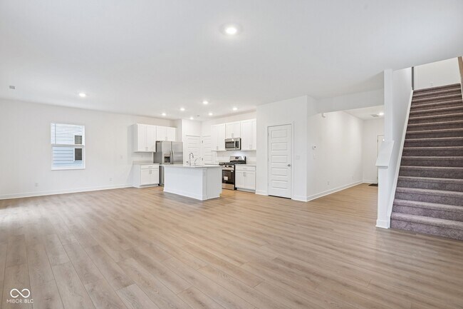 Building Photo - 15274 Farrington Rd