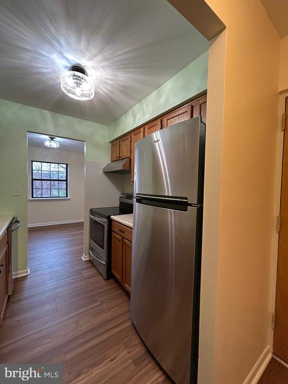 Building Photo - 3223 Valley Dr