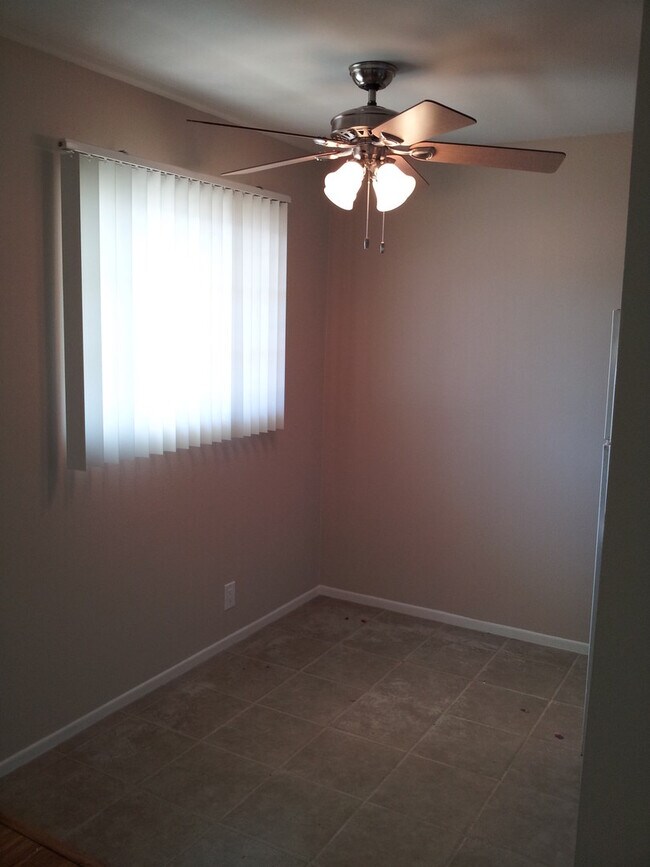 Building Photo - Bright and Modern Second Floor 1 Bedroom 1...