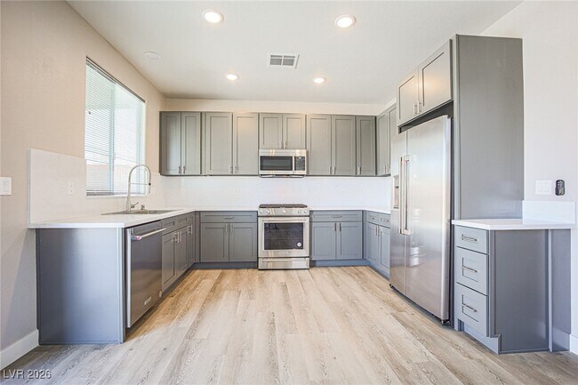 Building Photo - 9456 Rainfall Ave