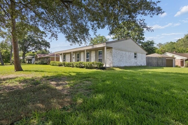 Building Photo - 6022 Beaudry Dr