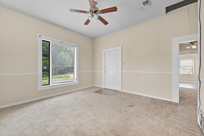 Building Photo - 1025 Chaffin St