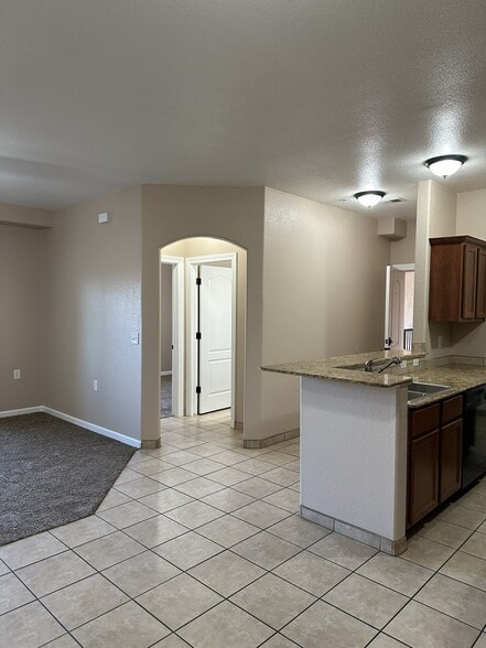 Building Photo - 6325 Reynolds Dr
