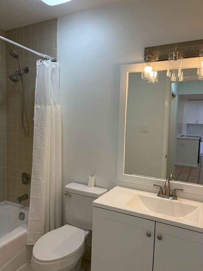 Building Photo - 6728 NW 29th Ln