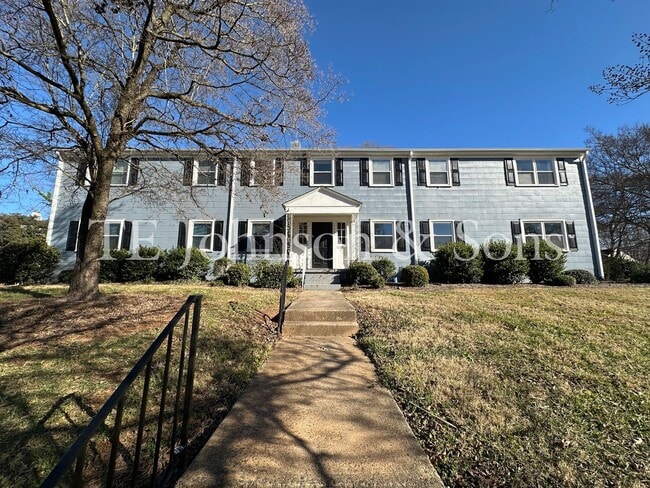 Building Photo - Charming 2 Bedroom Condo in Winston-Salem – Prime Location, Modern Comforts, and Convenience!