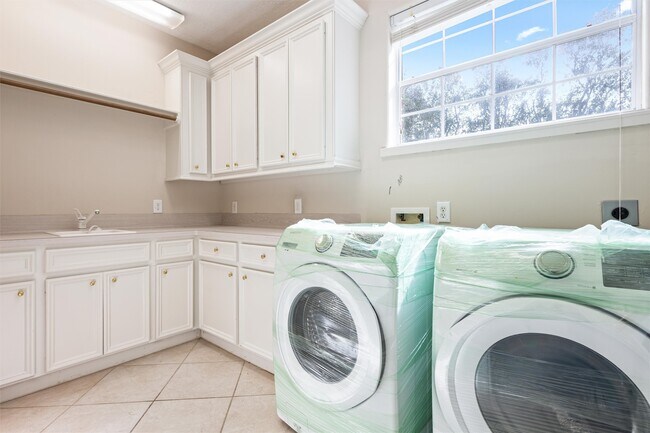 Building Photo - 3311 El Dorado Blvd