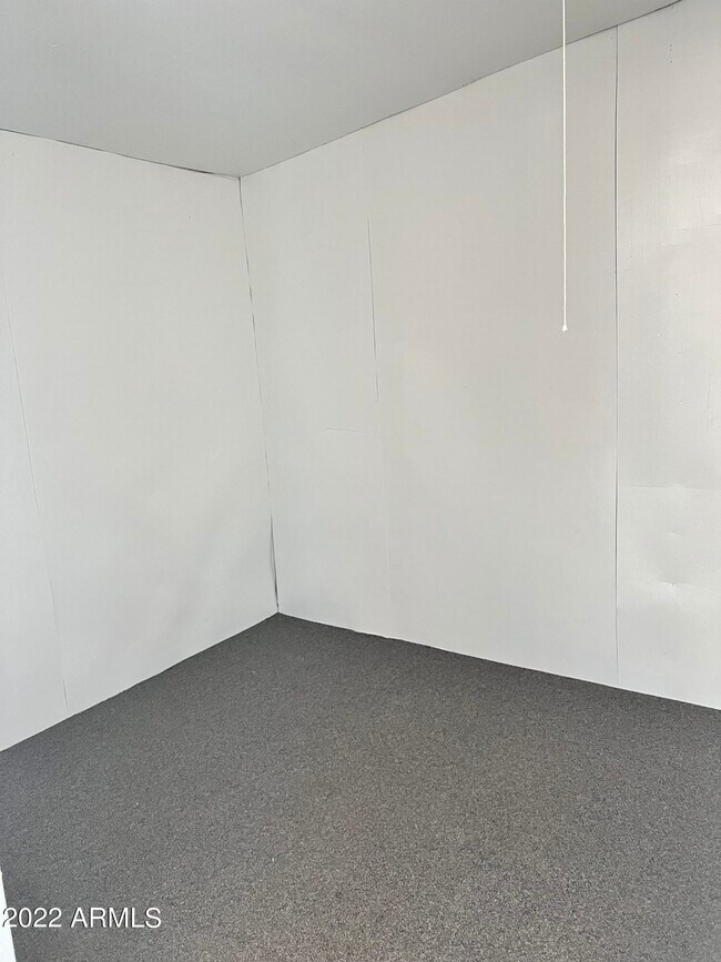 Building Photo - 12247 N Cherry Hills Dr W