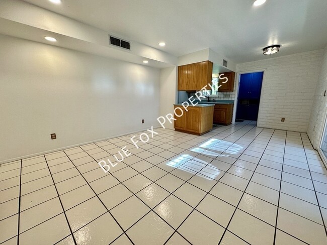 Building Photo - 8825 E Old Spanish Trail