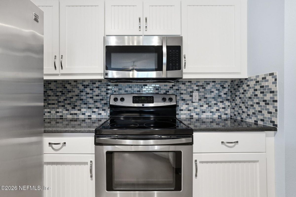 Building Photo - 400 Sandiron Cir