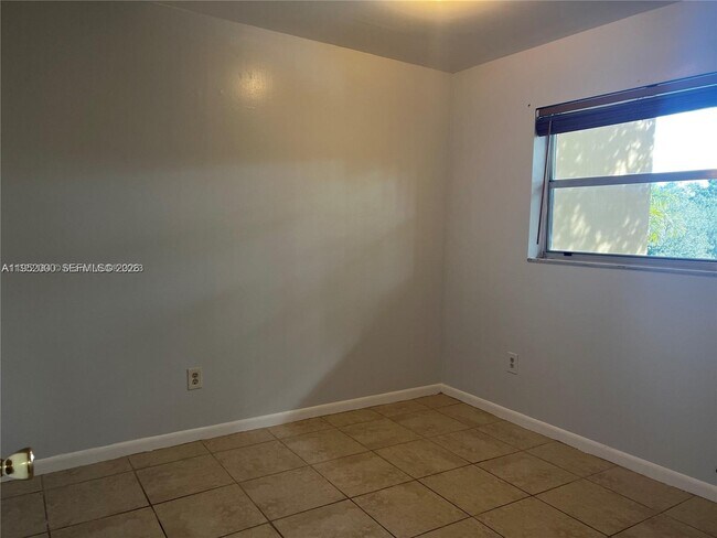 Building Photo - 4111 Stirling Rd