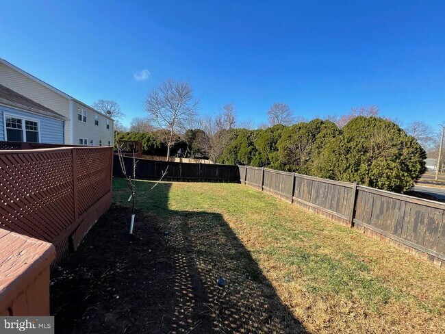 Building Photo - 10293 Woodmont Ct