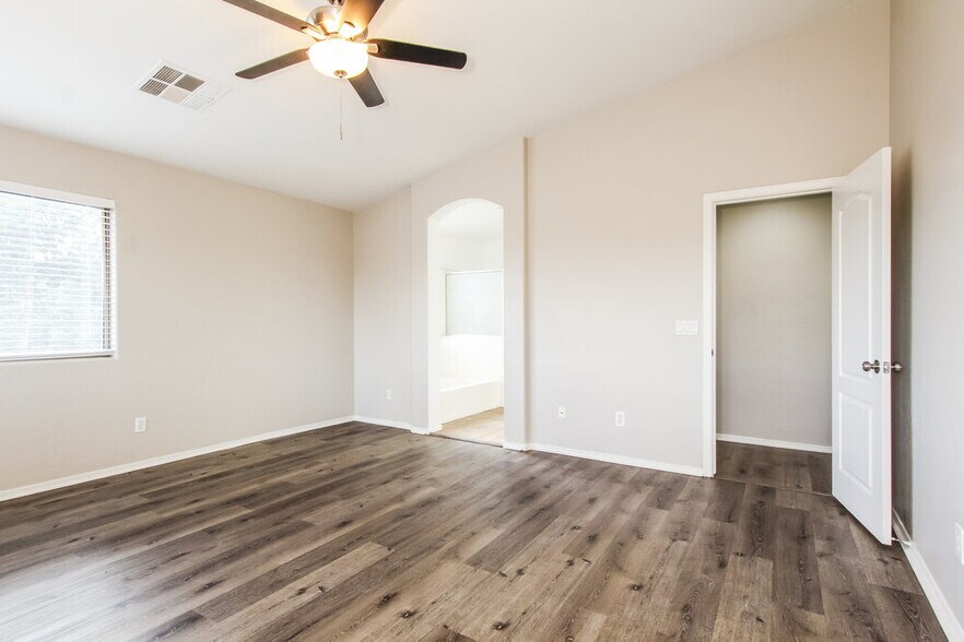 Building Photo - 5305 W Novak Way