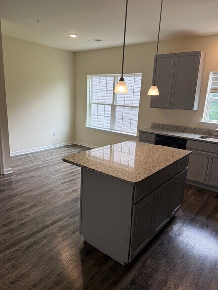 Building Photo - 2073 Arey Ln