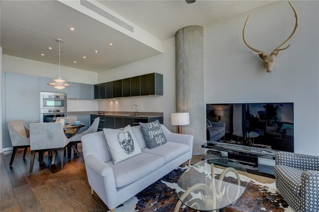 Building Photo - 210 Lavaca St