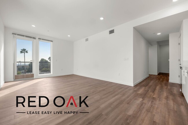 Building Photo - Modern Two Bedroom Penthouse with Tons of ...