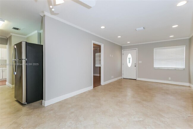 Building Photo - 3626 Everglades Rd