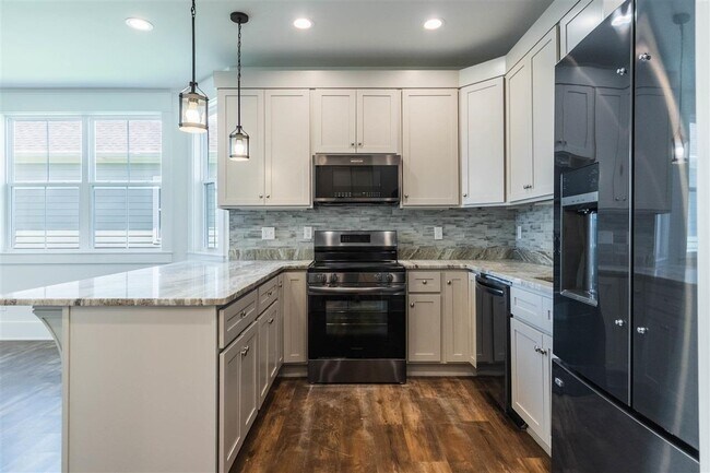 Building Photo - 414 Traditions Blvd