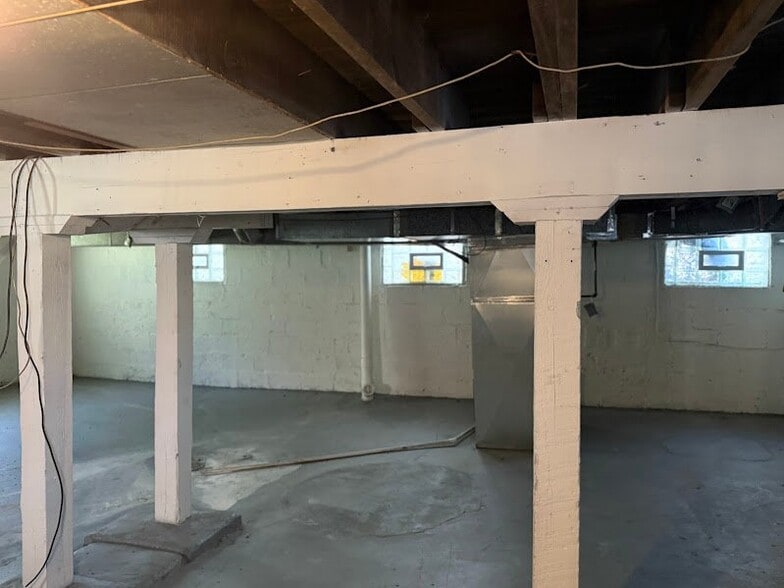 Building Photo - 3156 Rosina Ave