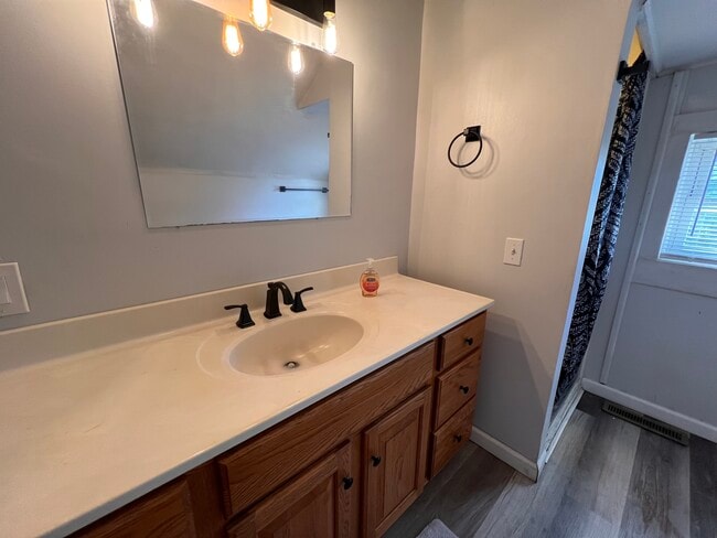 Building Photo - 2634 N Michigan Ave