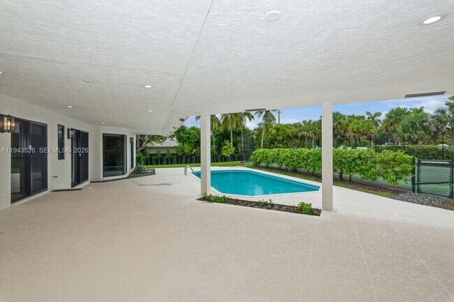 Building Photo - 15405 SW 73rd Ct