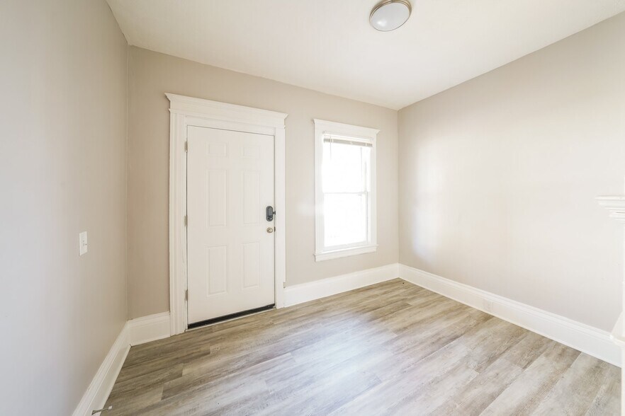 Building Photo - 275 Cedarwood Terrace