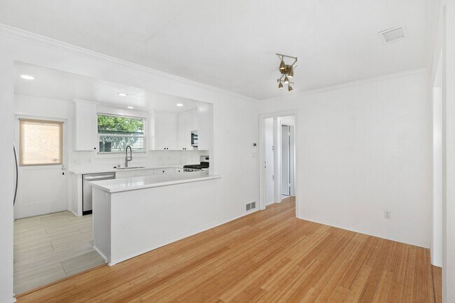 Building Photo - In the heart of the Coronado Village!