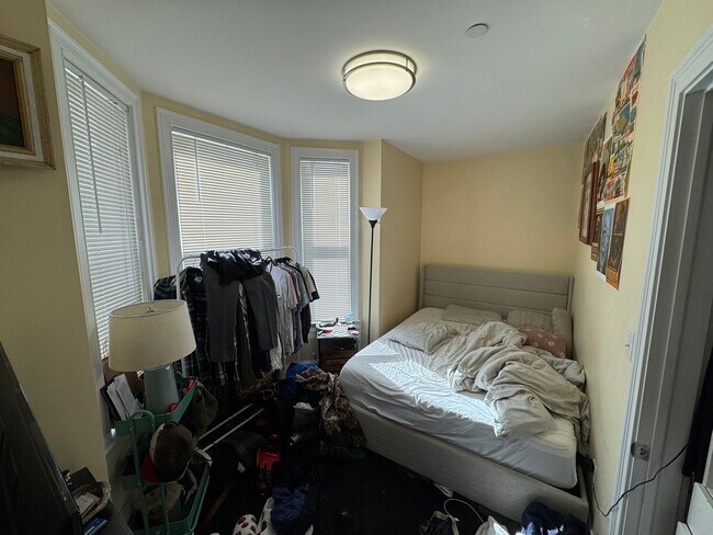 Building Photo - Beautiful 5 bed 2 bath in Cambridge.....