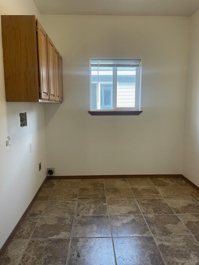 Building Photo - 221 W Frontier Trail