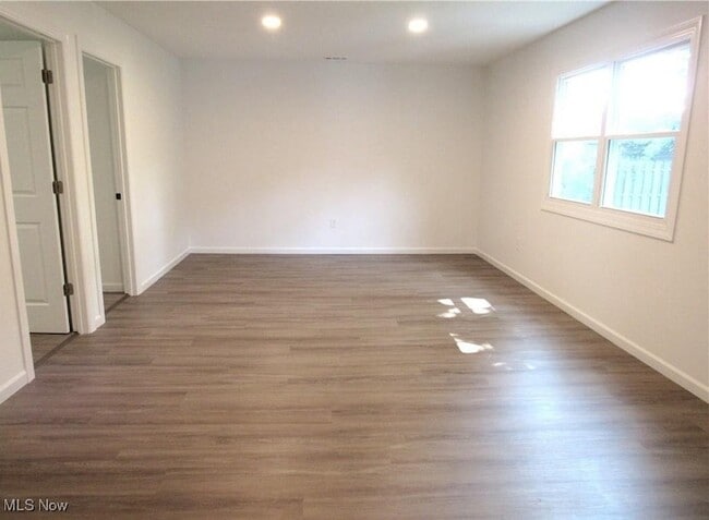 Building Photo - 5265 W 149th St