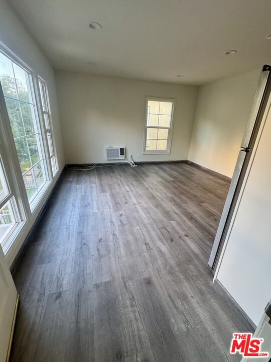 Building Photo - 133 Crescent Dr
