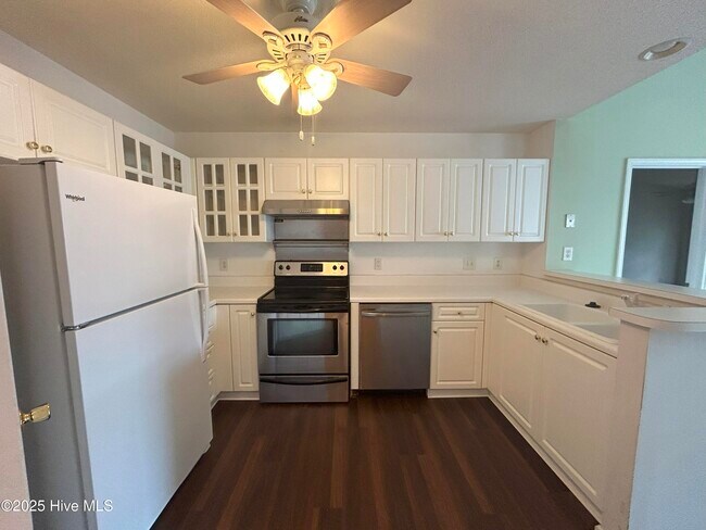 Building Photo - 4140 Breezewood Dr